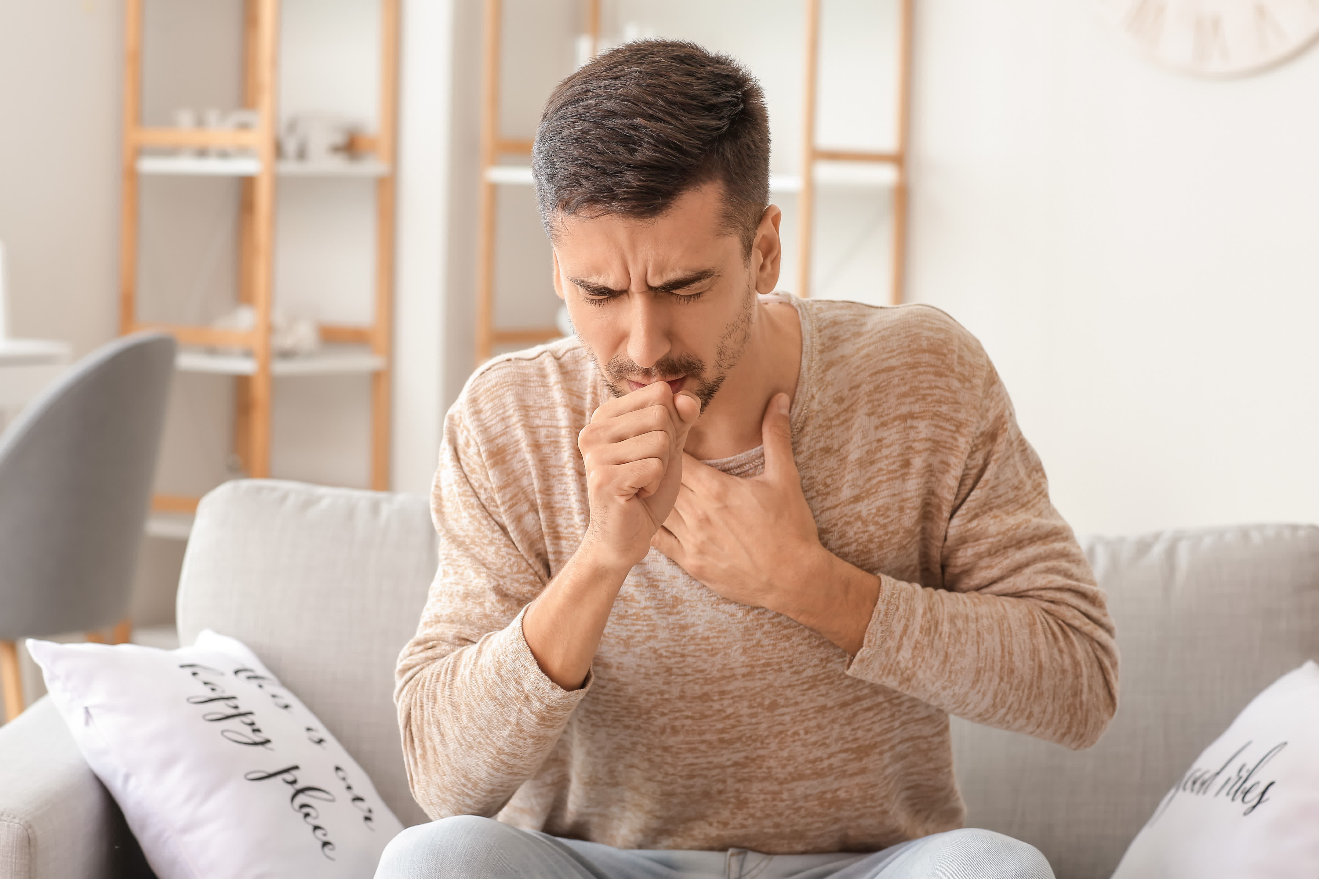 How does smoking affect FeNO?